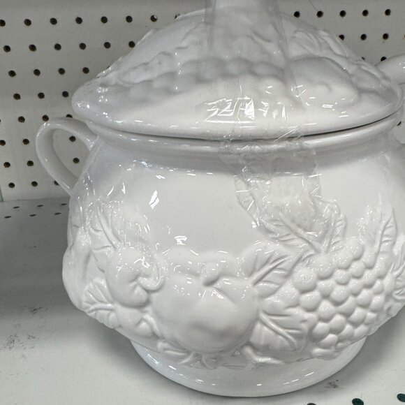Vintage White Ceramic Soup Tureen 2 Piece Set Embossed Raised Fruit Design - Picture 1 of 2